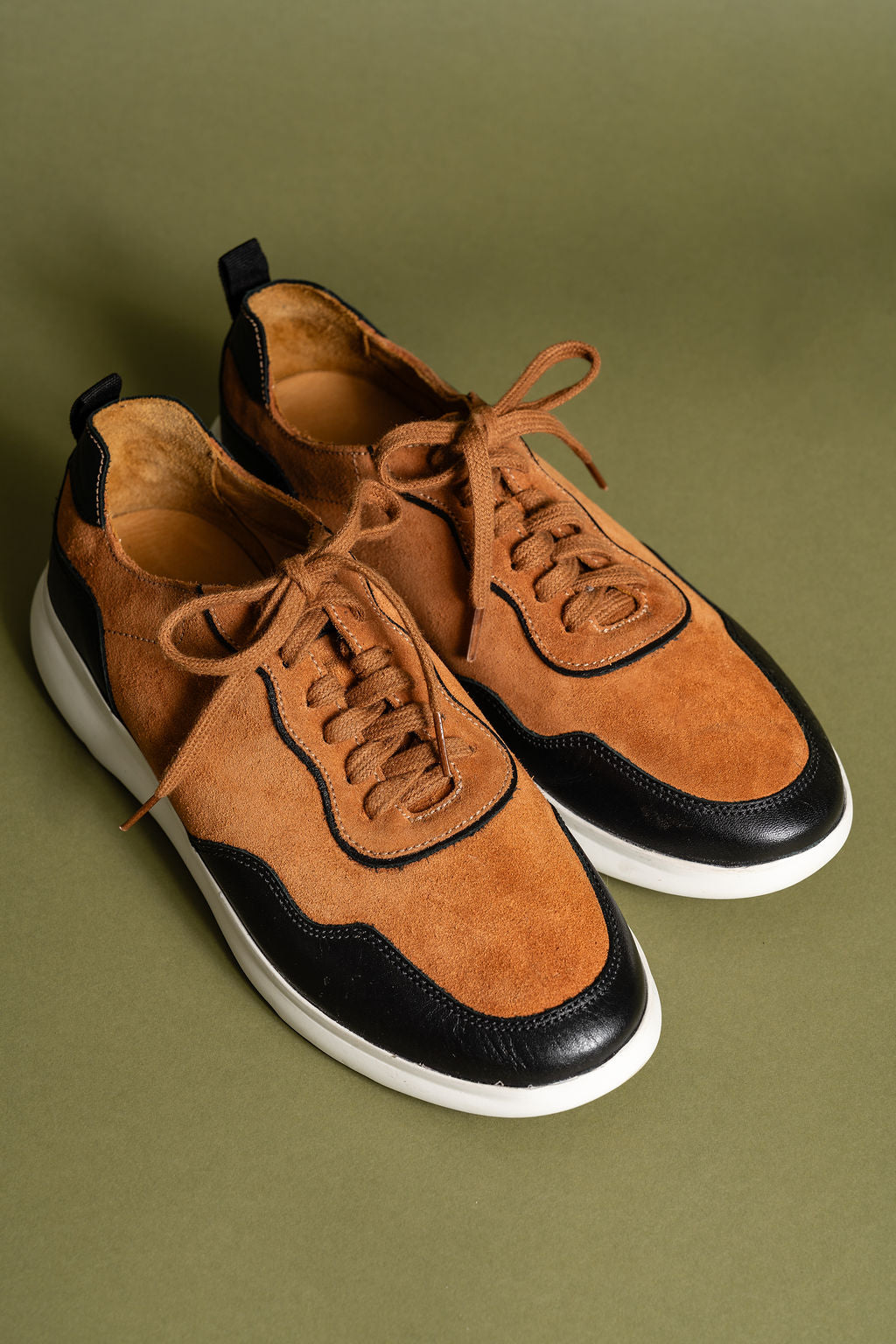 Travel Sneaker